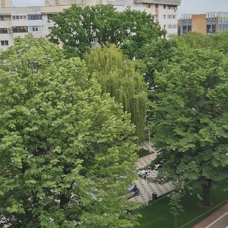 Apartament Cu 2 Camere Spatioase In Centrul Orasului - Andrei Brăila Kültér fotó