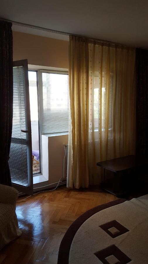 Apartament Cu 2 Camere Spatioase In Centrul Orasului - Andrei Brăila Kültér fotó